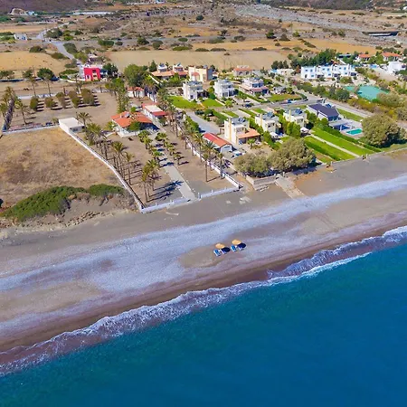 Maria Beachfront Vila