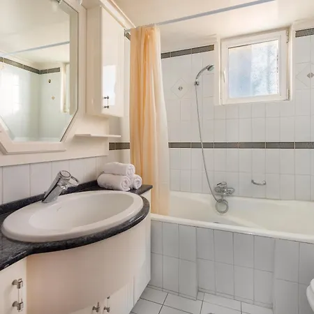 Vila Maria Beachfront *